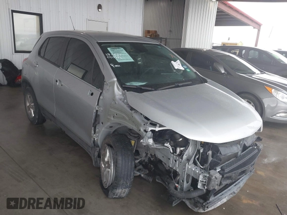 2022 Chevrolet Trax LS with VIN KL7CJKSM9NB543040, listed as a IAAI auction lot 41461219 with 38,157 mi miles and . Bid and sale history available at DreamBid. Image 6.