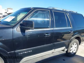 2003 Lincoln Navigator Luxury with VIN 5LMFU28R73LJ05241, listed as a IAAI auction lot 41389382 with 189,318 mi miles. Bid and sale history available at carsss.com. Image 14.