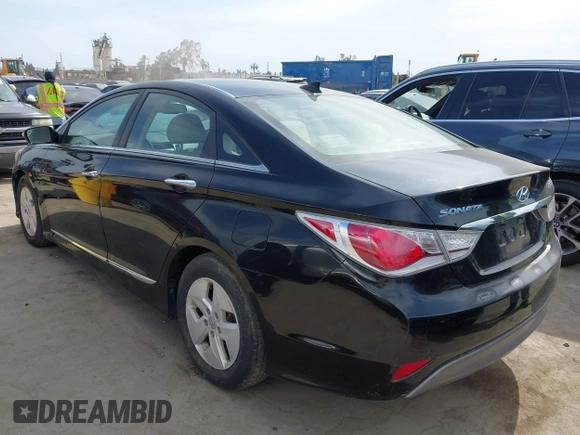 2012 Hyundai Sonata Hybrid z VIN KMHEC4A44CA024933, wystawiony jako IAAI lot #42257317 z przebiegiem 134 148 mil mil oraz . Historia ofert i sprzedaży dostępna na DreamBid. Obrazek 3.