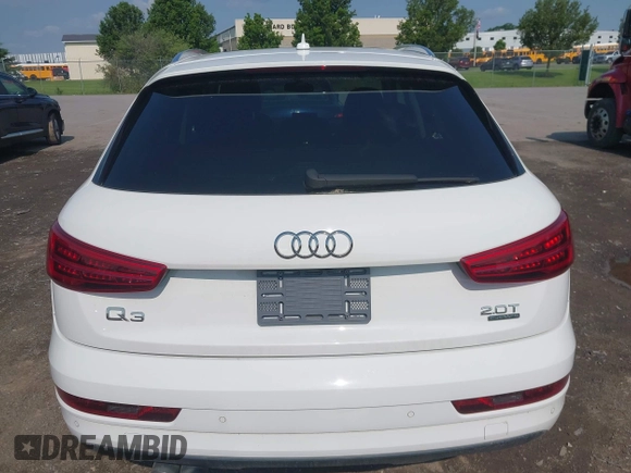 2017 Audi Q3 Premium z VIN WA1ECCFS7HR009402, wystawiony jako IAAI lot #42462248 z przebiegiem 46 536 mil mil oraz . Historia ofert i sprzedaży dostępna na DreamBid. Obrazek 16.