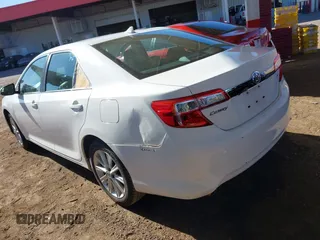 2014 Toyota Camry SE with VIN 4T1BK1FK2EU543220, listed as a IAAI auction lot 41416785 with 198,011 mi miles. Bid and sale history available at carsss.com. Image 3.