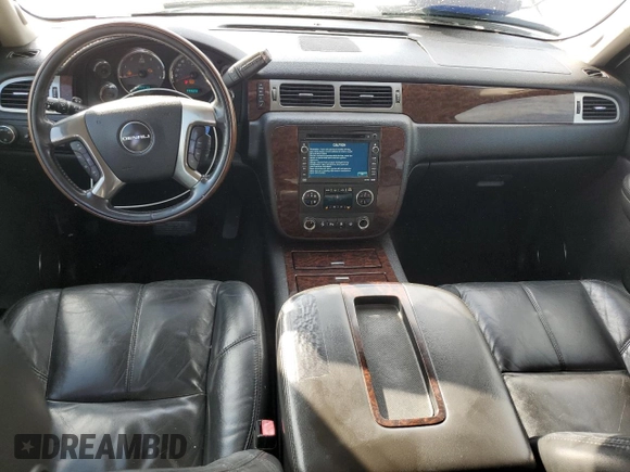 2007 GMC Yukon Denali z VIN 1GKFK63877J383310, wystawiony jako Copart lot #56122105 z przebiegiem 250 797 mil mil oraz Czysty tytuł • Clean title. Historia ofert i sprzedaży dostępna na DreamBid. Obrazek 8.