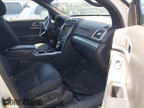 2013 Ford Explorer XLT with VIN 1FM5K8D8XDGA27164, listed as a IAAI auction lot 41949445 with 358,292 mi miles and . Bid and sale history available at DreamBid. Image 5.