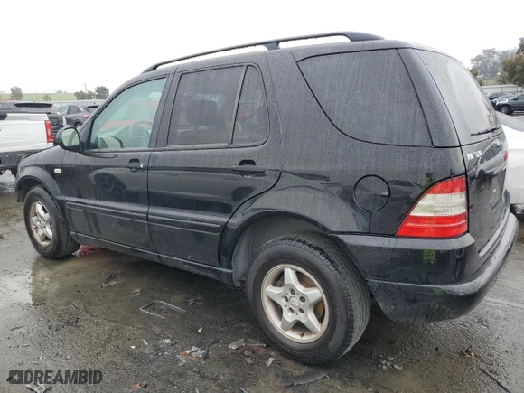2000 Mercedes-Benz M-Class with VIN 4JGAB54E6YA179812, listed as a Copart auction lot 44074225 with 327981 miles and Salvage Title. Bid and sale history available at carsss.com. Image 2.
