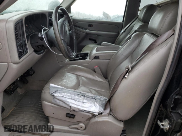 2005 GMC Sierra 1500HD SLE z VIN 1GTGC13U55F818709, wystawiony jako Copart lot #81494564 z przebiegiem Nie podano mil oraz Nie do naprawy. Historia ofert i sprzedaży dostępna na DreamBid. Obrazek 7.