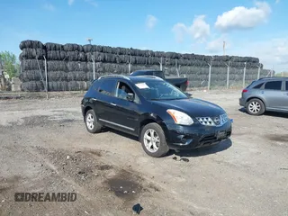 2011 Nissan Rogue SV z VIN JN8AS5MV8BW690361, wystawiony jako IAAI lot #42158984 z przebiegiem 73 856 mil mil oraz . Historia ofert i sprzedaży dostępna na DreamBid. Obrazek 1.