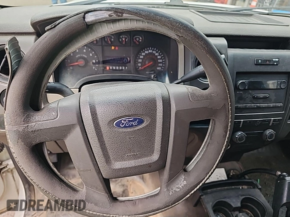 2009 Ford F-150 XL z VIN 1FTPF14V59KA70992, wystawiony jako IAAI lot #42737715 z przebiegiem 257 210 mil mil oraz . Historia ofert i sprzedaży dostępna na DreamBid. Obrazek 24.