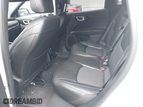 2022 Jeep Compass Latitude with VIN 3C4NJDBB5NT184919, listed as a IAAI auction lot 41044815 with 17,654 mi miles and . Bid and sale history available at DreamBid. Image 8.