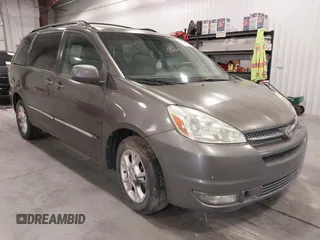 2004 Toyota Sienna XLE with VIN 5TDBA22C04S013522, listed as a IAAI auction lot 41918769 with 232,069 mi miles. Bid and sale history available at carsss.com. Image 1.