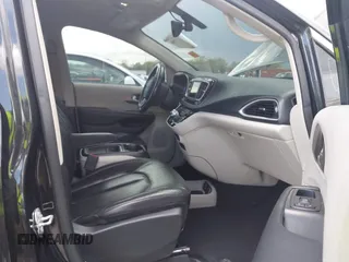 2018 Chrysler Pacifica Touring L with VIN 2C4RC1BG9JR120790, listed as a IAAI auction lot 41998460 with 124,146 mi miles and . Bid and sale history available at DreamBid. Image 5.