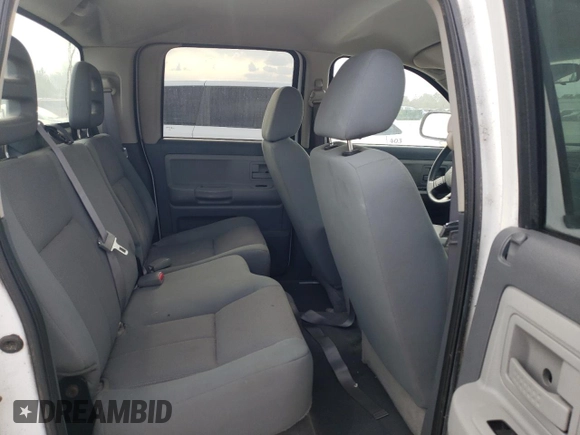 2005 Dodge Dakota SLT z VIN 1D7HW48N15S366026, wystawiony jako Copart lot #55510125 z przebiegiem 66 963 mil mil oraz Czysty tytuł • Clean title. Historia ofert i sprzedaży dostępna na DreamBid. Obrazek 10.