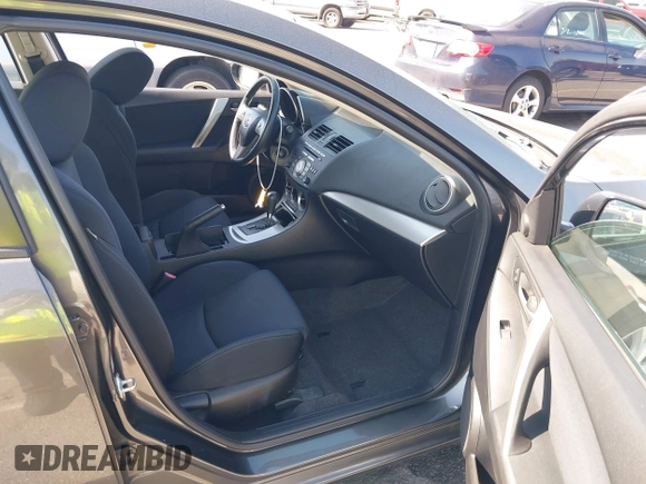 2011 Mazda Mazda3 s Sport with VIN JM1BL1U66B1431878, listed as a IAAI auction lot 41991974 with 44,302 mi miles. Bid and sale history available at carsss.com. Image 5.