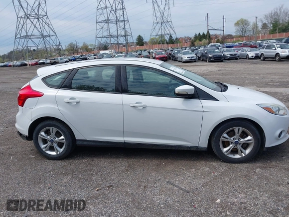 2014 Ford Focus SE with VIN 1FADP3K28EL291260, listed as a IAAI auction lot 42029753 with 98,686 mi miles. Bid and sale history available at carsss.com. Image 14.