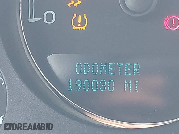 2010 Chevrolet Tahoe LT z VIN 1GNMCBE38AR113187, wystawiony jako IAAI lot #42120278 z przebiegiem 190 030 mil mil oraz . Historia ofert i sprzedaży dostępna na DreamBid. Obrazek 15.
