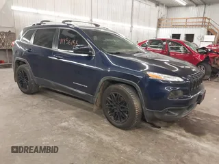 2014 Jeep Cherokee Latitude with VIN 1C4PJMCS9EW190255, listed as a IAAI auction lot 41956155 with 220,265 mi miles. Bid and sale history available at carsss.com. Image 1.