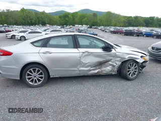 2017 Ford Fusion SE z VIN 3FA6P0HD8HR126511, wystawiony jako IAAI lot #42192296 z przebiegiem Nie podano mil oraz . Historia ofert i sprzedaży dostępna na DreamBid. Obrazek 13.
