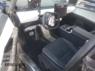 2024 Tesla Cybertruck z VIN 7G2CEHED0RA013090, wystawiony jako Copart lot #61693744 z przebiegiem Nie podano mil oraz Szkoda całkowita • Salvage title. Historia ofert i sprzedaży dostępna na DreamBid. Obrazek 8.