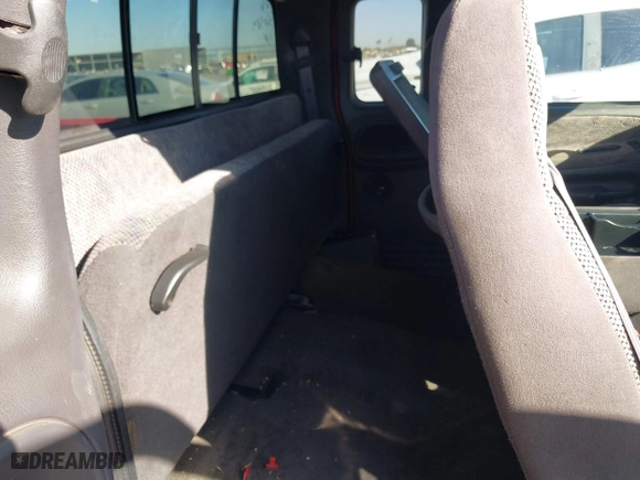 1999 Dodge Ram 1500 with VIN 3B7HC13Y2XM560384, listed as a IAAI auction lot 41095150 with 160,398 mi miles. Bid and sale history available at carsss.com. Image 8.