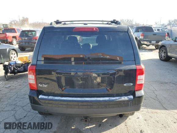 2015 Jeep Patriot Altitude z VIN 1C4NJRBB4FD317433, wystawiony jako Copart lot #50703555 z przebiegiem 109 650 mil mil oraz Nie do naprawy • Non repairable. Historia ofert i sprzedaży dostępna na DreamBid. Obrazek 6.