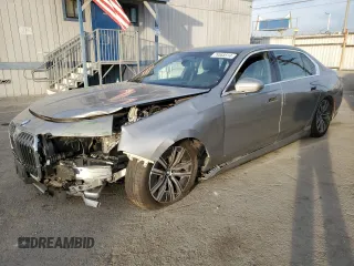 2024 BMW i7 eDrive50 z VIN WBY43EJ09RCR44541, wystawiony jako Copart lot #79568514 z przebiegiem 520 mil mil oraz Szkody całkowita. Historia ofert i sprzedaży dostępna na DreamBid. Obrazek 1.