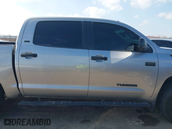 2016 Toyota Tundra 4WD Truck SR5 with VIN 5TFDW5F11GX559846, listed as a IAAI auction lot 41493209 with 258,296 mi miles. Bid and sale history available at carsss.com. Image 13.