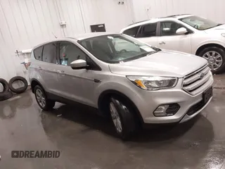 2019 Ford Escape SE z VIN 1FMCU9GD8KUA05257, wystawiony jako IAAI lot #42053559 z przebiegiem 51 633 mil mil oraz . Historia ofert i sprzedaży dostępna na DreamBid. Obrazek 1.