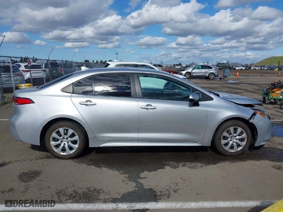 2022 Toyota Corolla LE with VIN 5YFEPMAE1NP340256, listed as a IAAI auction lot 41589794 with NaN miles. Bid and sale history available at carsss.com. Image 13.