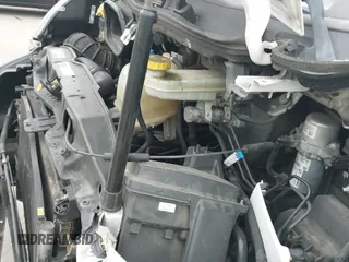 2016 Ram ProMaster Cargo z VIN 3C6TRVNG3GE118008, wystawiony jako IAAI lot #42558579 z przebiegiem 158 915 mil mil oraz . Historia ofert i sprzedaży dostępna na DreamBid. Obrazek 19.