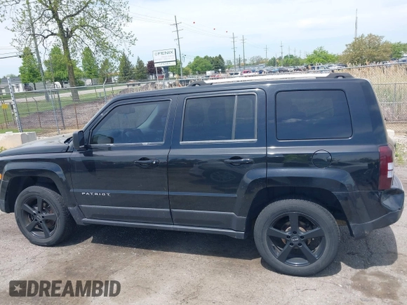 2016 Jeep Patriot High Altitude z VIN 1C4NJRFB8GD580715, wystawiony jako IAAI lot #42242776 z przebiegiem 133 763 mil mil oraz . Historia ofert i sprzedaży dostępna na DreamBid. Obrazek 14.