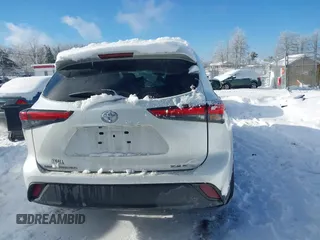 2023 Toyota Highlander L z VIN 5TDKDRBH5PS008770, wystawiony jako IAAI lot #41287960 z przebiegiem 26 822 mil mil oraz . Historia ofert i sprzedaży dostępna na DreamBid. Obrazek 16.