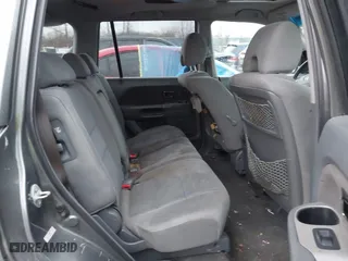 2008 Honda Pilot SE with VIN 5FNYF18378B003044, listed as a IAAI auction lot 41928670 with 204,640 mi miles. Bid and sale history available at carsss.com. Image 8.