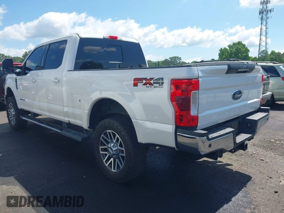 2018 Ford F-250 XL with VIN 1FT7W2BT2JEC86051, listed as a IAAI auction lot 42326692 with 125,515 mi miles and . Bid and sale history available at DreamBid. Image 3.