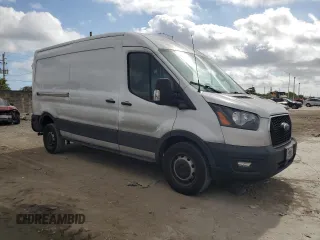2023 Ford Transit Cargo z VIN 1FTYE1C89PKA17390, wystawiony jako Copart lot #83939214 z przebiegiem 76 099 mil mil oraz Szkoda całkowita • Salvage title. Historia ofert i sprzedaży dostępna na DreamBid. Obrazek 4.