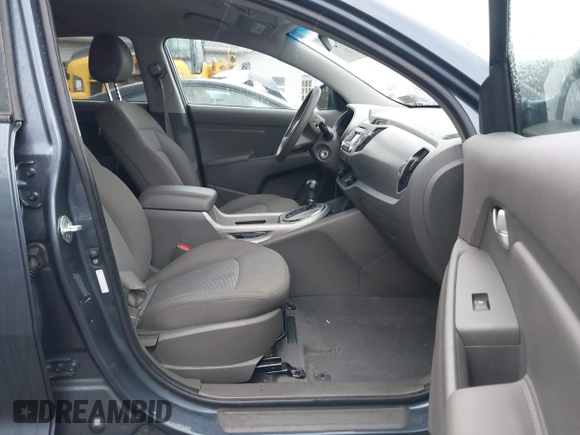 2016 Kia Sportage LX with VIN KNDPB3AC2G7854234, listed as a IAAI auction lot 41985765 with 83,733 mi miles. Bid and sale history available at carsss.com. Image 5.