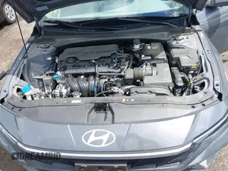 2024 Hyundai Elantra SE z VIN KMHLL4DG2RU740976, wystawiony jako IAAI lot #42243972 z przebiegiem 43 512 mil mil oraz . Historia ofert i sprzedaży dostępna na DreamBid. Obrazek 10.