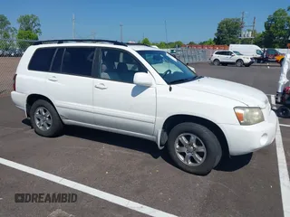 2006 Toyota Highlander with VIN JTEGD21A860141215, listed as a IAAI auction lot 42571223 with Not provided miles and . Bid and sale history available at DreamBid. Image 1.