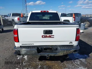 2017 GMC Sierra 1500 SLE z VIN 3GTP1MEC4HG332553, wystawiony jako IAAI lot #41721263 z przebiegiem 172 724 mil mil oraz . Historia ofert i sprzedaży dostępna na DreamBid. Obrazek 16.