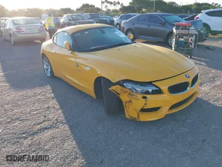 2011 BMW Z4 sDrive30i with VIN WBALM5C56BE495894, listed as a IAAI auction lot 41749017 with 38,987 mi miles. Bid and sale history available at carsss.com. Image 1.