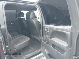 2017 GMC Sierra 1500 Denali z VIN 3GTU2PEJXHG304823, wystawiony jako IAAI lot #42293712 z przebiegiem 185 809 mil mil oraz . Historia ofert i sprzedaży dostępna na DreamBid. Obrazek 8.