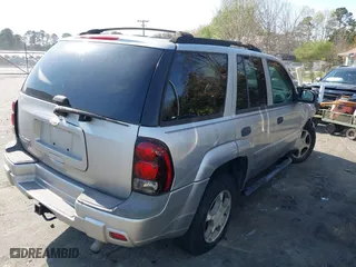 2007 Chevrolet TrailBlazer LS with VIN 1GNDS13S172110589, listed as a IAAI auction lot 41919212 with 168,053 mi miles. Bid and sale history available at carsss.com. Image 4.