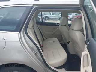 2014 Volkswagen Jetta TDI w/Sunroof with VIN 3VWPL7AJ8EM606766, listed as a IAAI auction lot 42440965 with 96,404 mi miles and . Bid and sale history available at DreamBid. Image 8.