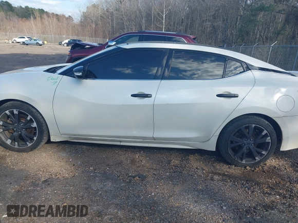 2016 Nissan Maxima SV with VIN 1N4AA6AP4GC386338, listed as a IAAI auction lot 41511559 with 176,957 mi miles and . Bid and sale history available at carsss.com. Image 15.