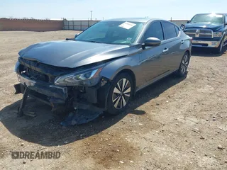 2019 Nissan Altima 2.5 SV with VIN 1N4BL4DV0KC175997, listed as a IAAI auction lot 41884416 with 92,969 mi miles. Bid and sale history available at carsss.com. Image 18.