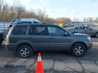 2008 Honda Pilot SE with VIN 5FNYF18398B048728, listed as a IAAI auction lot 41958578 with Not Provided miles and . Bid and sale history available at carsss.com. Image 12.
