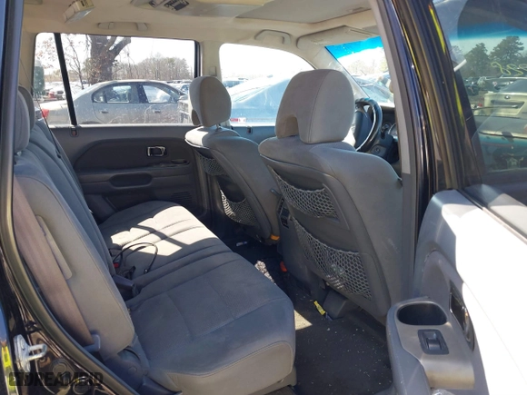 2008 Honda Pilot SE with VIN 5FNYF18338B000366, listed as a IAAI auction lot 41857228 with 217,246 mi miles. Bid and sale history available at carsss.com. Image 8.