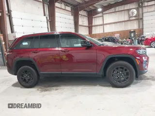 2025 Jeep Grand Cherokee Altitude X with VIN 1C4RJHAG9SC283983, listed as a IAAI auction lot 42495106 with 8,757 mi miles and . Bid and sale history available at DreamBid. Image 13.