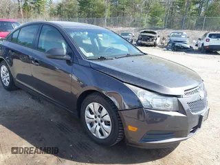 2014 Chevrolet Cruze LS z VIN 1G1PA5SH2E7151389, wystawiony jako IAAI lot #42147215 z przebiegiem 133 722 mil mil oraz . Historia ofert i sprzedaży dostępna na DreamBid. Obrazek 1.