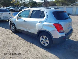 2016 Chevrolet Trax LT z VIN 3GNCJLSB7GL162268, wystawiony jako IAAI lot #41753118 z przebiegiem 123 599 mil mil oraz . Historia ofert i sprzedaży dostępna na DreamBid. Obrazek 3.