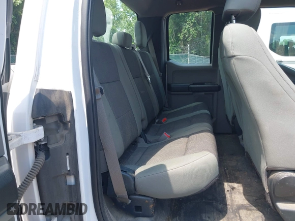 2015 Ford F-150 XLT with VIN 1FTFX1EF3FKD59476, listed as a IAAI auction lot 42622270 with 201,039 mi miles and . Bid and sale history available at DreamBid. Image 8.