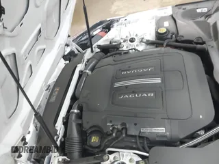 2015 Jaguar F-Type R z VIN SAJWA6DA3FMK21267, wystawiony jako IAAI lot #42116034 z przebiegiem 60 044 mil mil oraz . Historia ofert i sprzedaży dostępna na DreamBid. Obrazek 10.